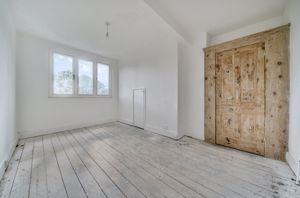 Bedroom shot- click for photo gallery